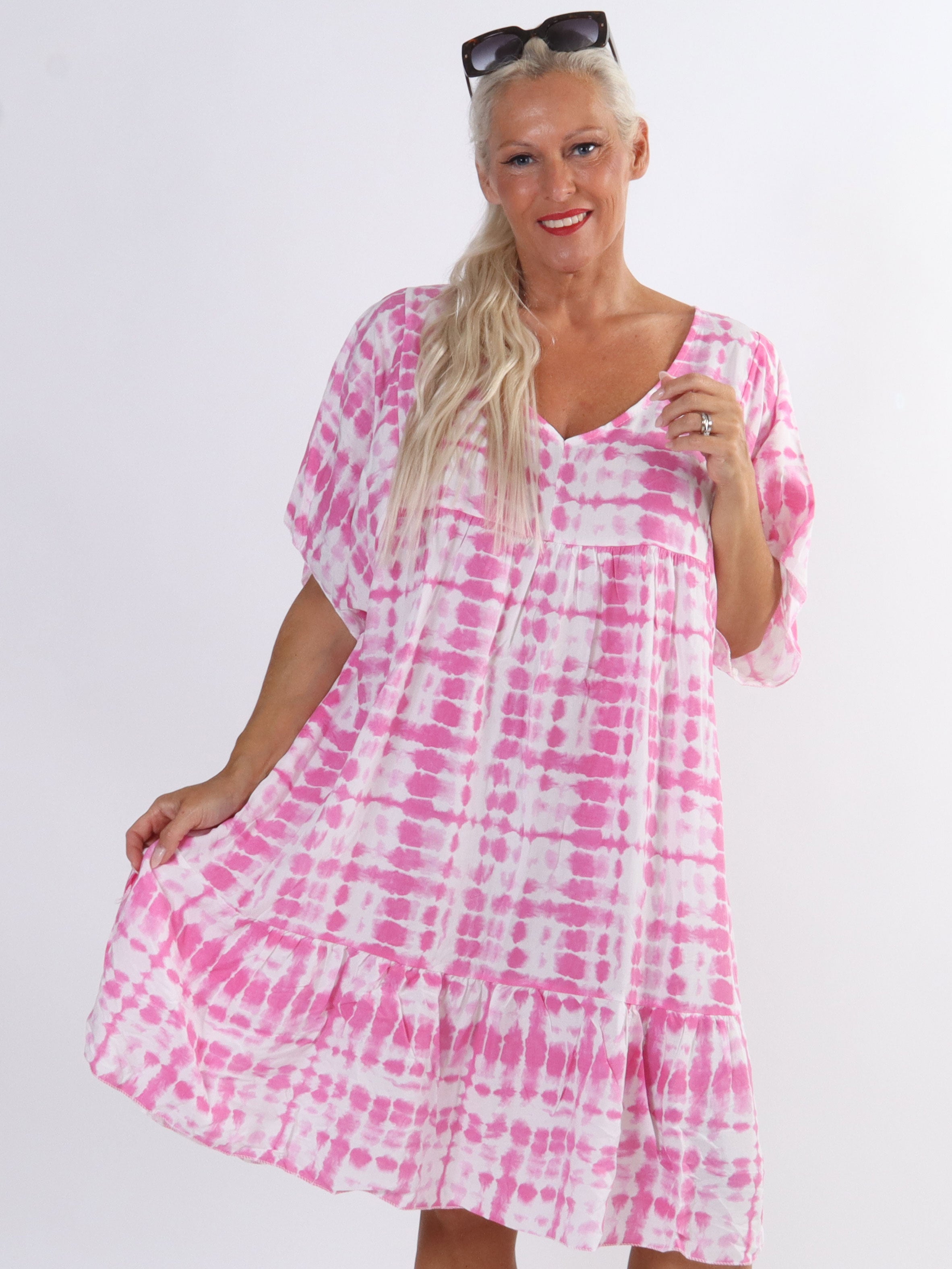 Amanza - Sød plus size tunikakjole i viskose med batikmønster